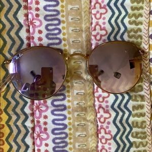 Foldable Ray Ban sunglasses!